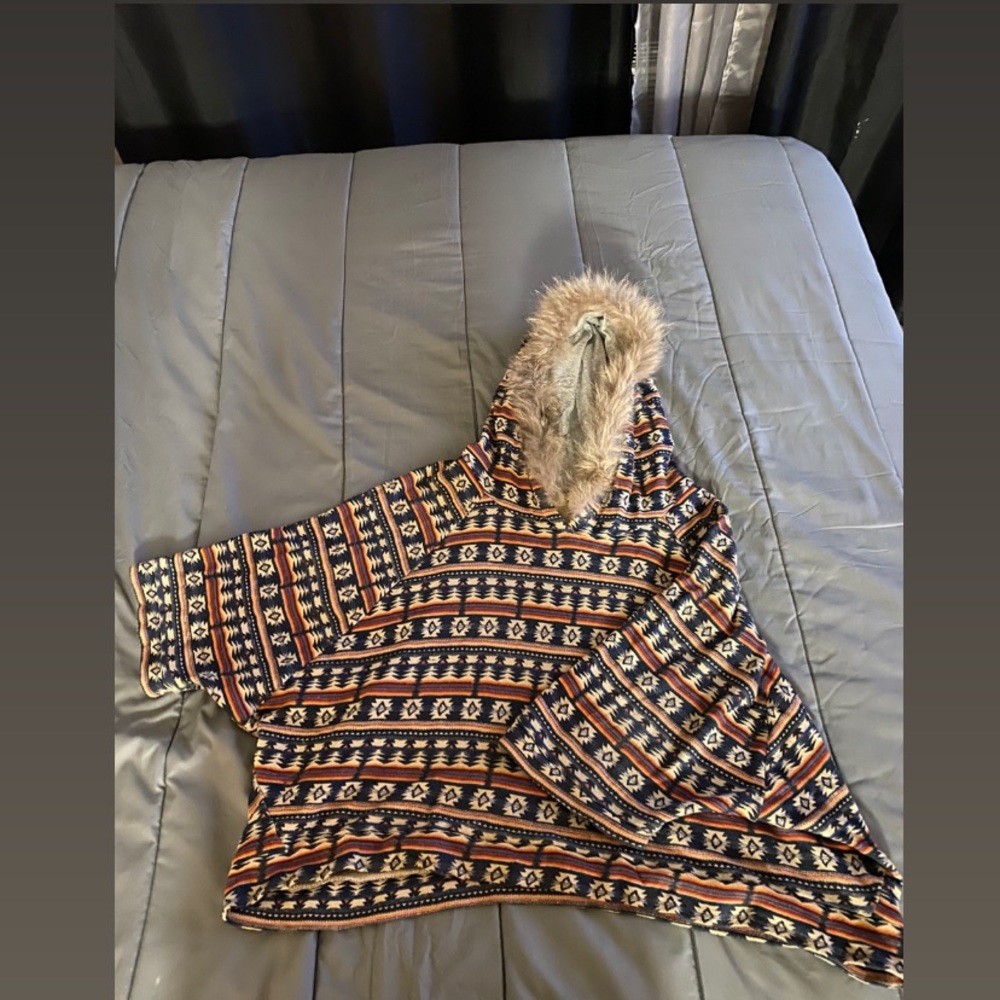 Cropped poncho